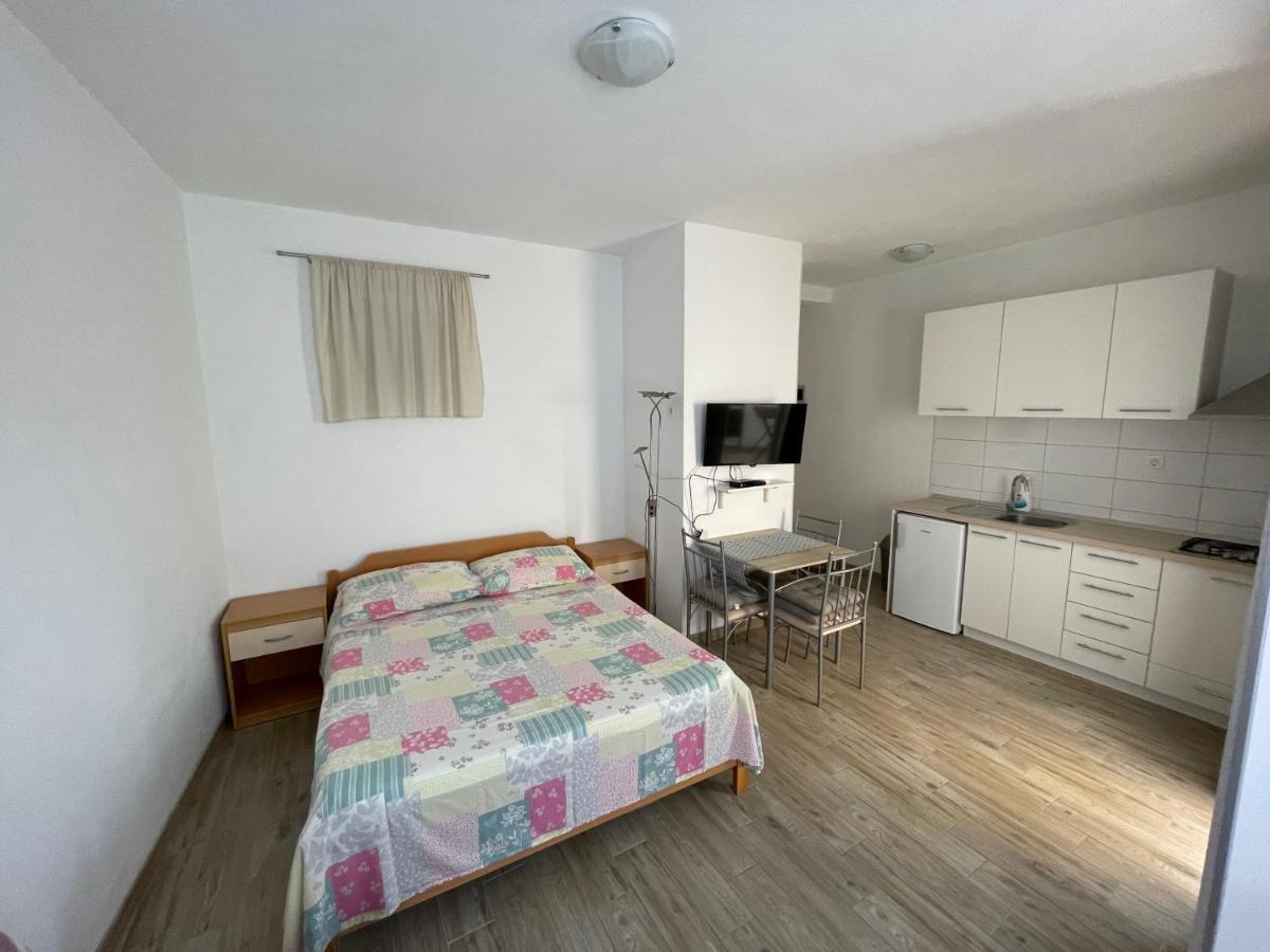 Apartmani Jasminka Vodice Exterior photo